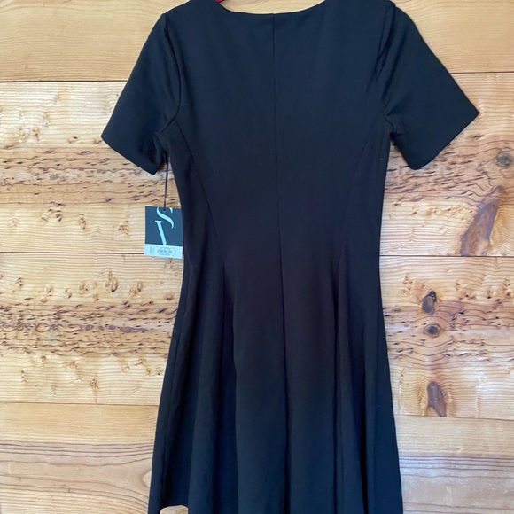 Vera Wang Dress from Kohl’s very cute form fitting - Picture 2 of 4